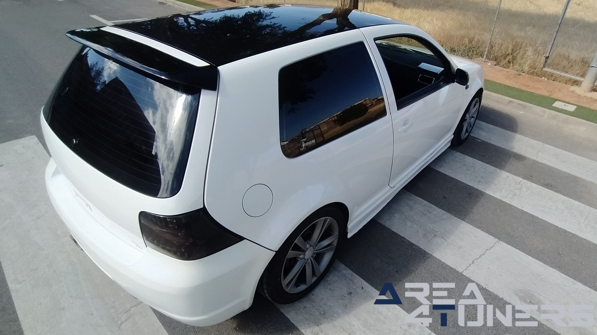 Imagen reportaje coche Tuning VW Golf Ball Golf Imagen perteneciente al reportaje de coche Tuning, de la revista Area4tuners sobre un Vw Golf