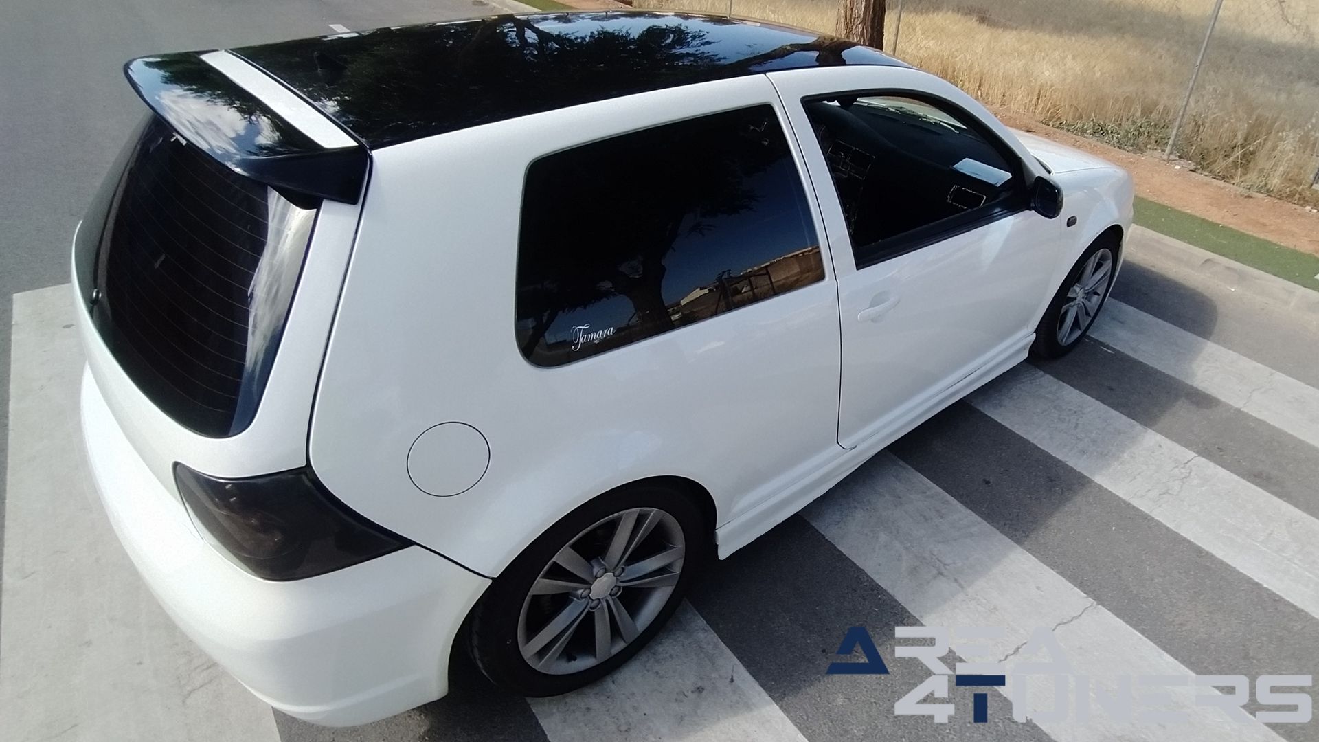 Imagen reportaje coche Tuning VW Golf Ball Golf Imagen perteneciente al reportaje de coche Tuning, de la revista Area4tuners sobre un Vw Golf