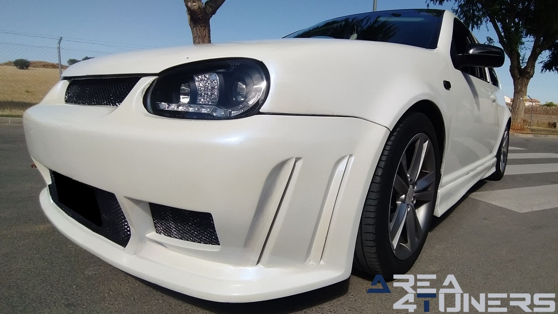 Imagen reportaje coche Tuning VW Golf Ball Golf Imagen perteneciente al reportaje de coche Tuning, de la revista Area4tuners sobre un Vw Golf