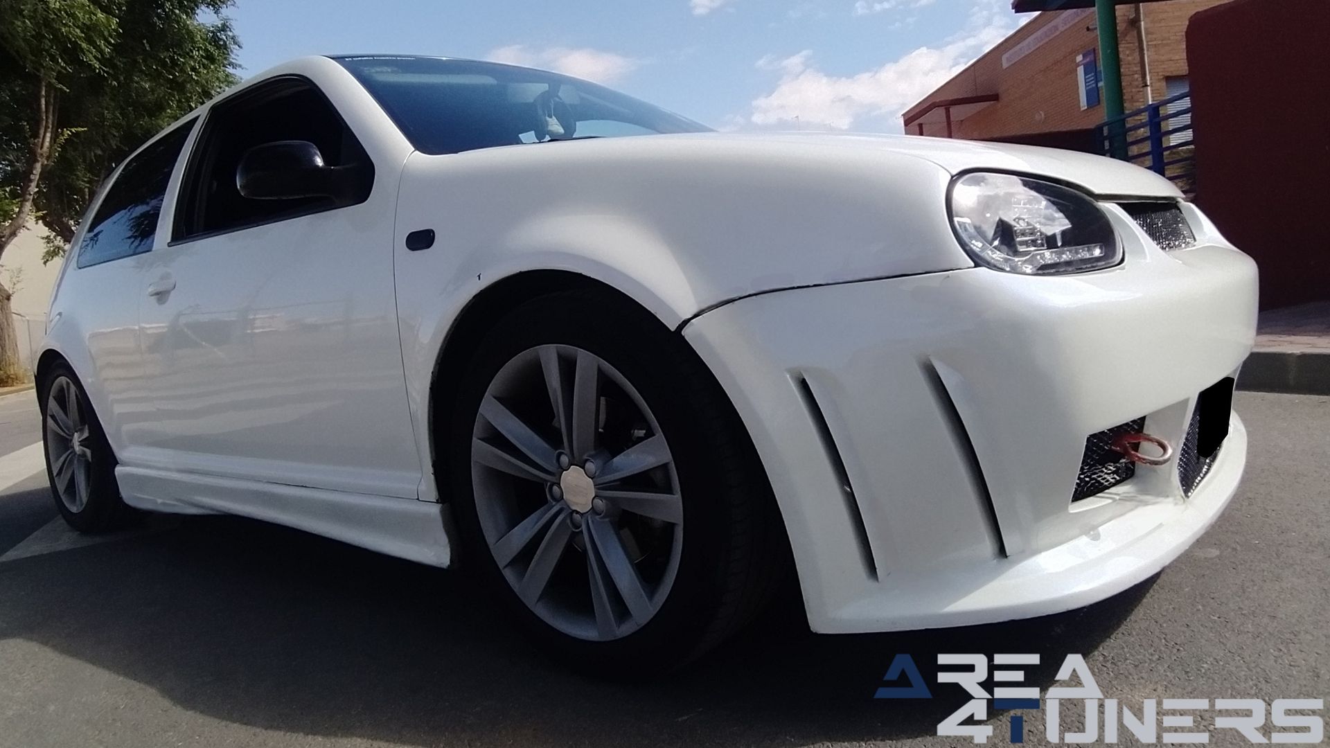 Imagen reportaje coche Tuning VW Golf Ball Golf Imagen perteneciente al reportaje de coche Tuning, de la revista Area4tuners sobre un Vw Golf