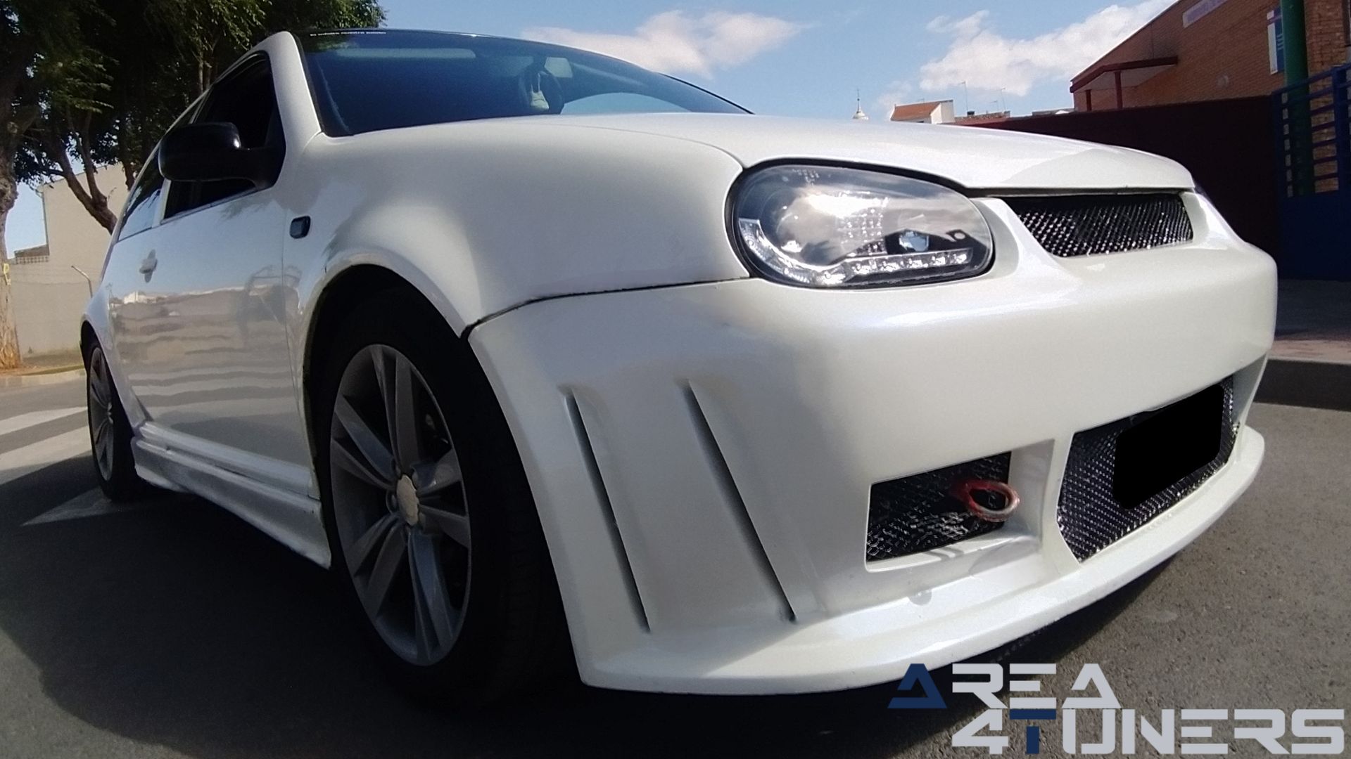 Imagen reportaje coche Tuning VW Golf Ball Golf Imagen perteneciente al reportaje de coche Tuning, de la revista Area4tuners sobre un Vw Golf
