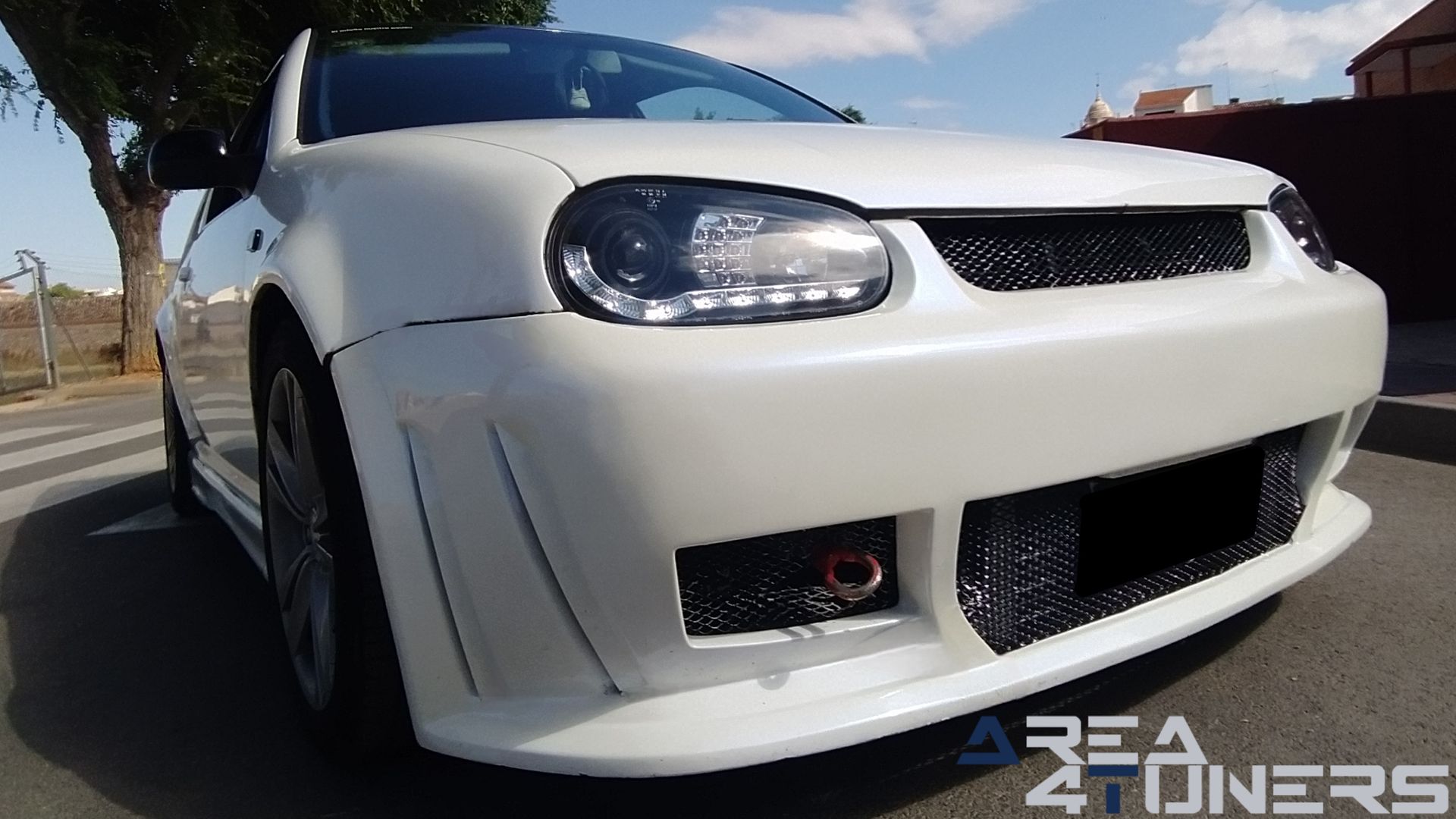 Imagen reportaje coche Tuning VW Golf Ball Golf Imagen perteneciente al reportaje de coche Tuning, de la revista Area4tuners sobre un Vw Golf