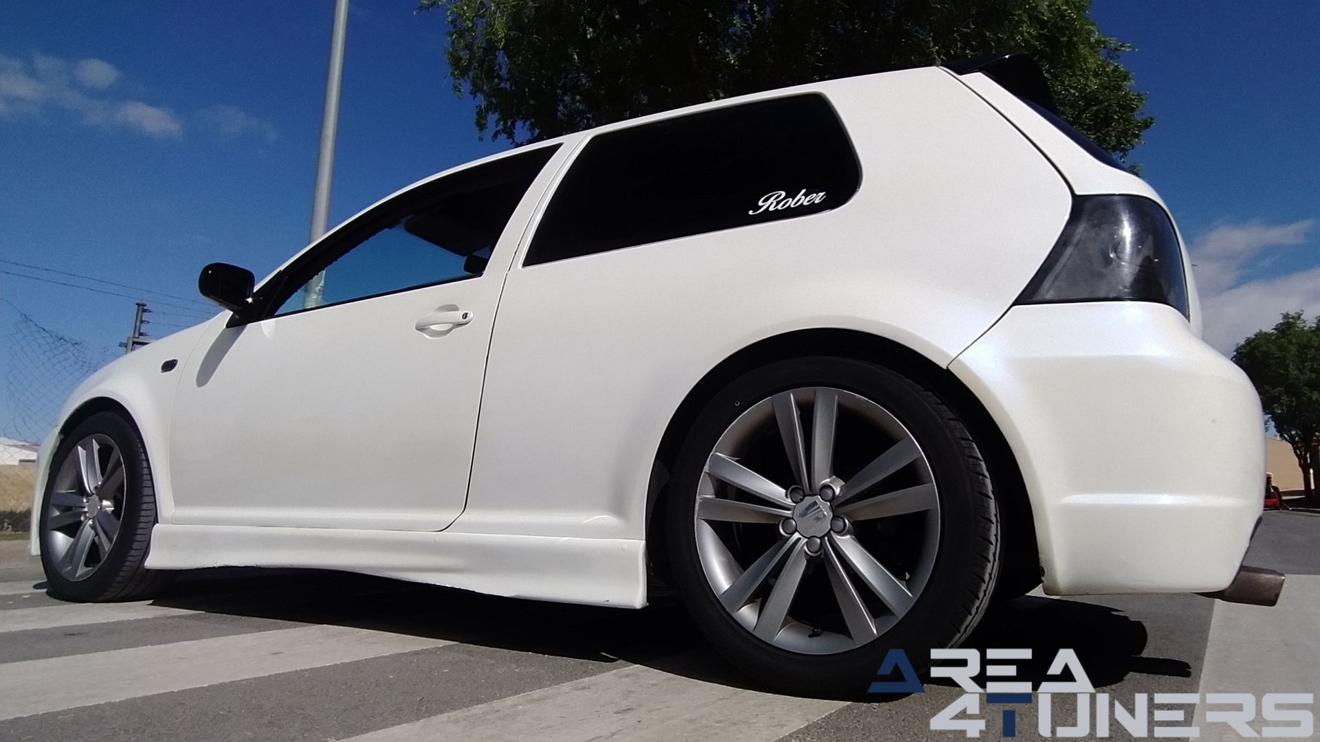 Imagen reportaje coche Tuning VW Golf Ball Golf Imagen perteneciente al reportaje de coche Tuning, de la revista Area4tuners sobre un Vw Golf