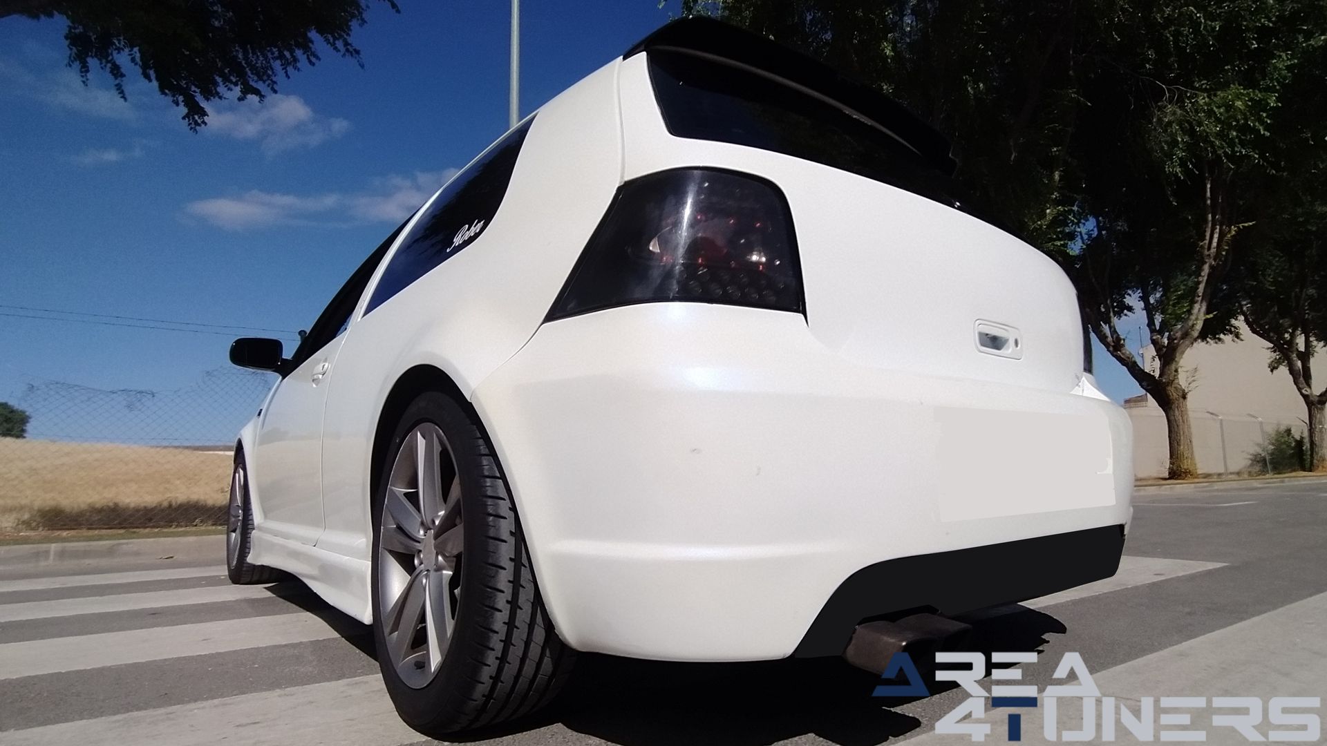 Imagen reportaje coche Tuning VW Golf Ball Golf Imagen perteneciente al reportaje de coche Tuning, de la revista Area4tuners sobre un Vw Golf