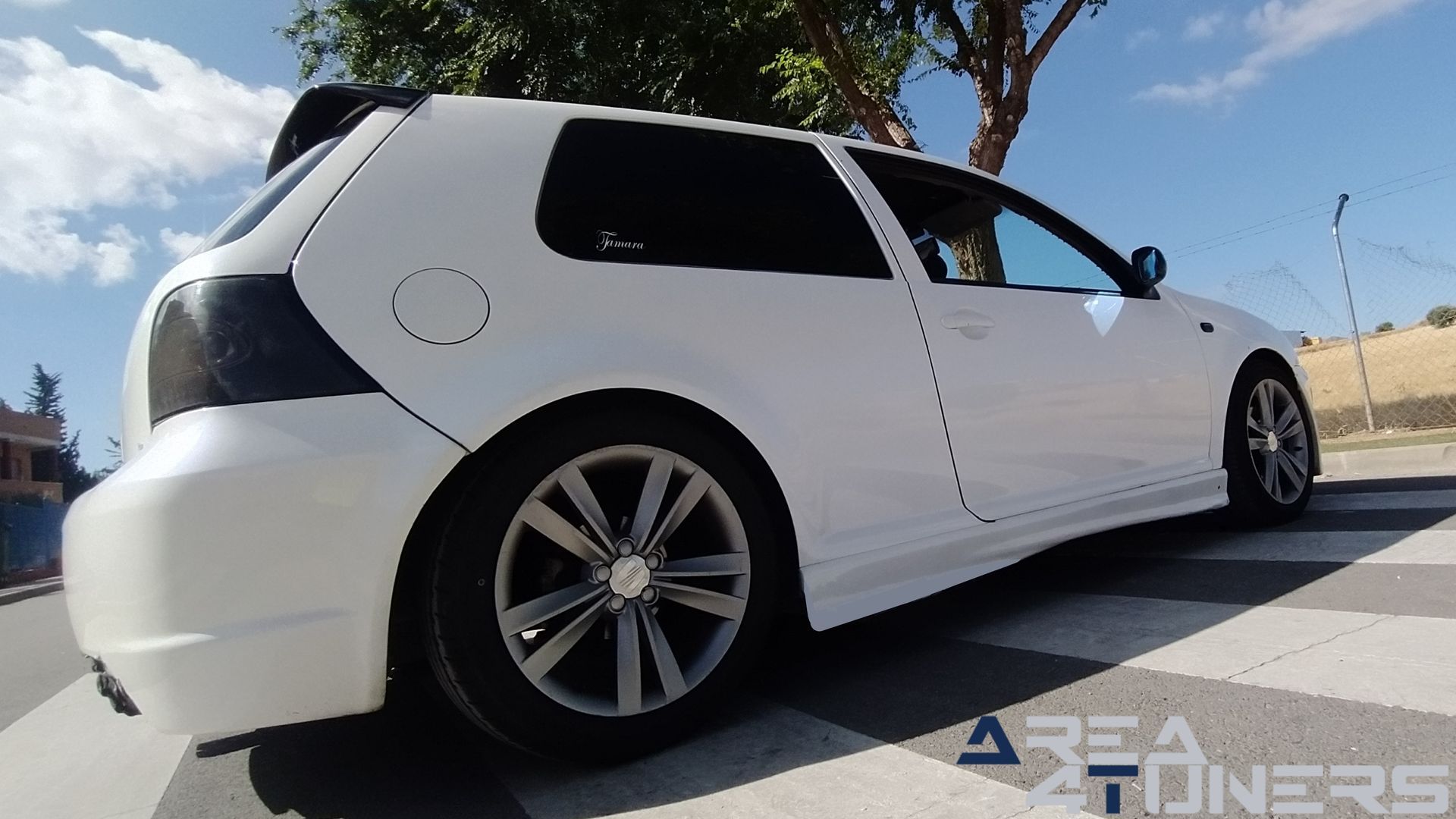 Imagen reportaje coche Tuning VW Golf Ball Golf Imagen perteneciente al reportaje de coche Tuning, de la revista Area4tuners sobre un Vw Golf