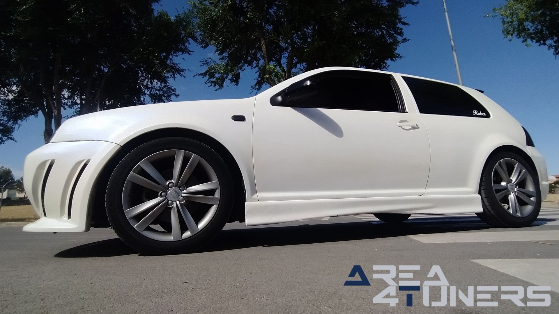 Imagen reportaje coche Tuning VW Golf Ball Golf Imagen perteneciente al reportaje de coche Tuning, de la revista Area4tuners sobre un Vw Golf