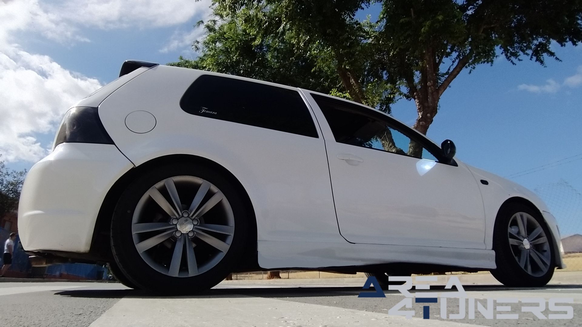 Imagen reportaje coche Tuning VW Golf Ball Golf Imagen perteneciente al reportaje de coche Tuning, de la revista Area4tuners sobre un Vw Golf