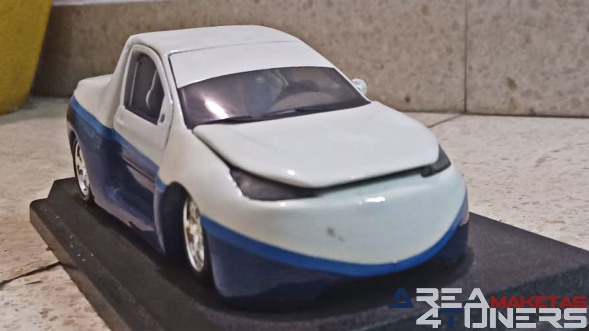 Reportaje maqueta coche Tuning Ford Focus Cut Vision Imagen perteneciente al reportaje de la revista Area4tuners.es sobre una maqueta de coche Tuning 1:24 Ford Focus Cut Vision