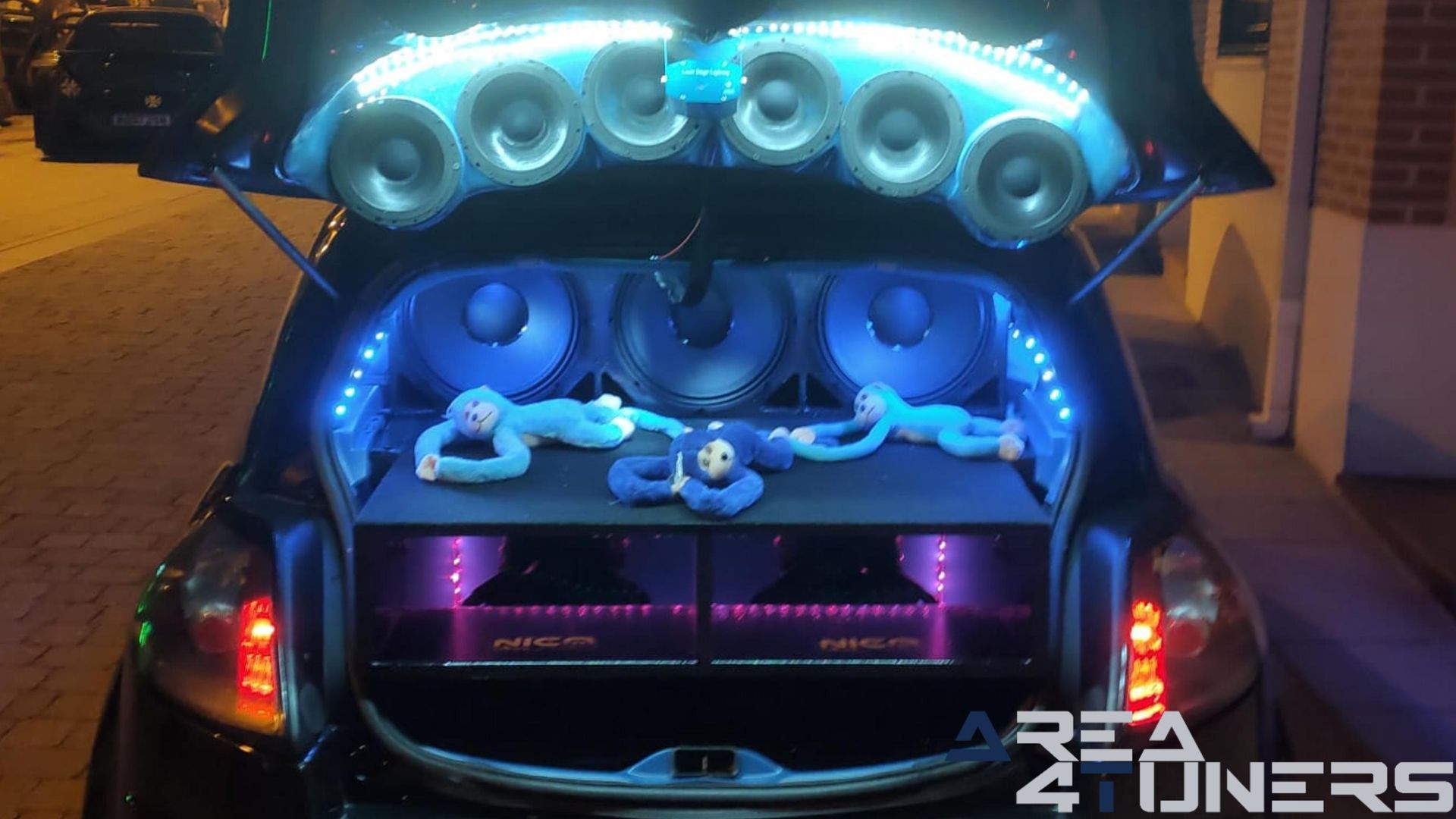 Imagen reportaje coche Tuning Renault Megane Torete Imagen perteneciente al reportaje de coche Tuning, de la revista Area4tuners sobre un Renault Megane