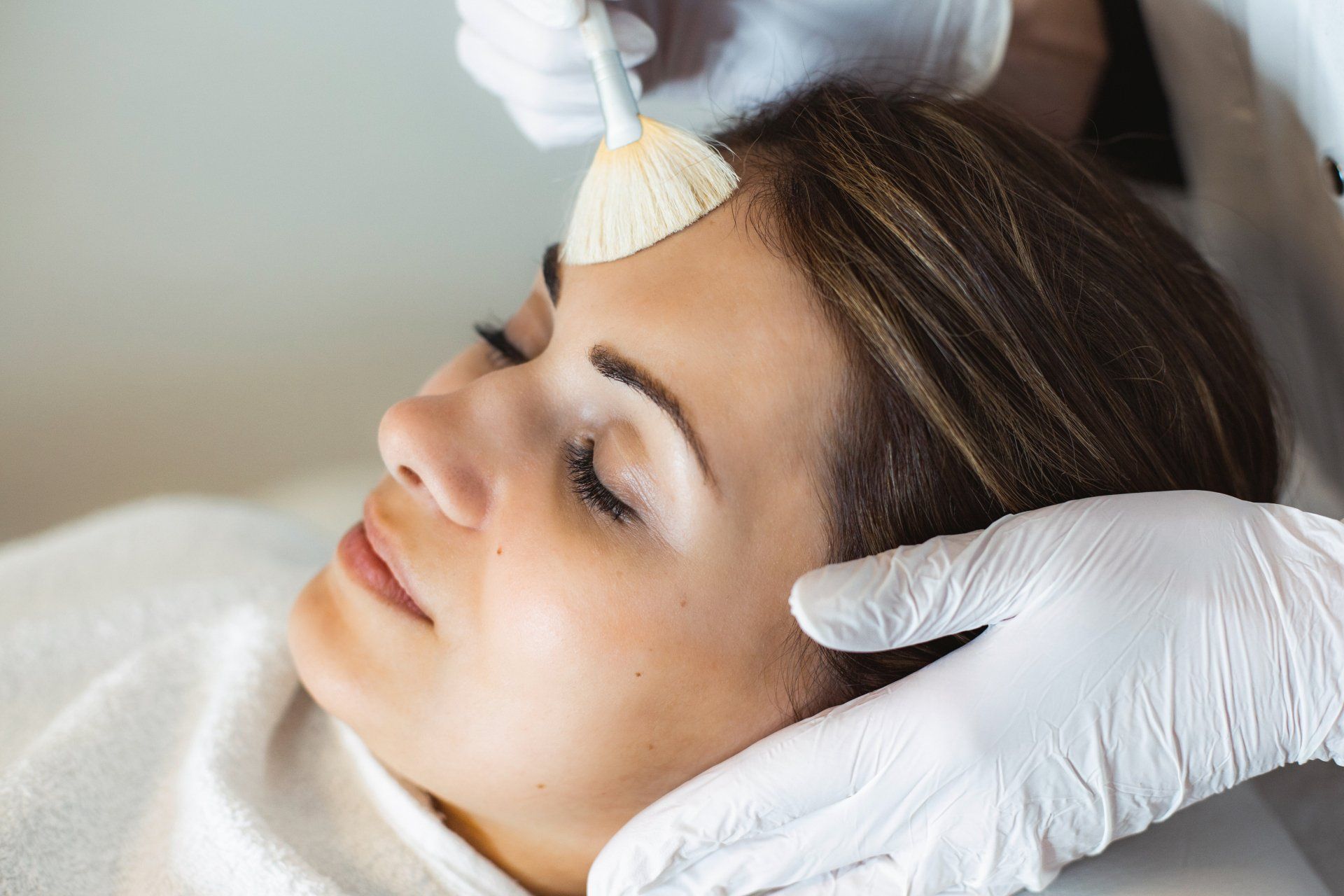 Anti-Aging-Behandlung in Lüneburg – effektive Methoden zur Hautverjüngung & Faltenreduzierung für ein frisches, jugendliches Aussehen bei Hautmeisterin.