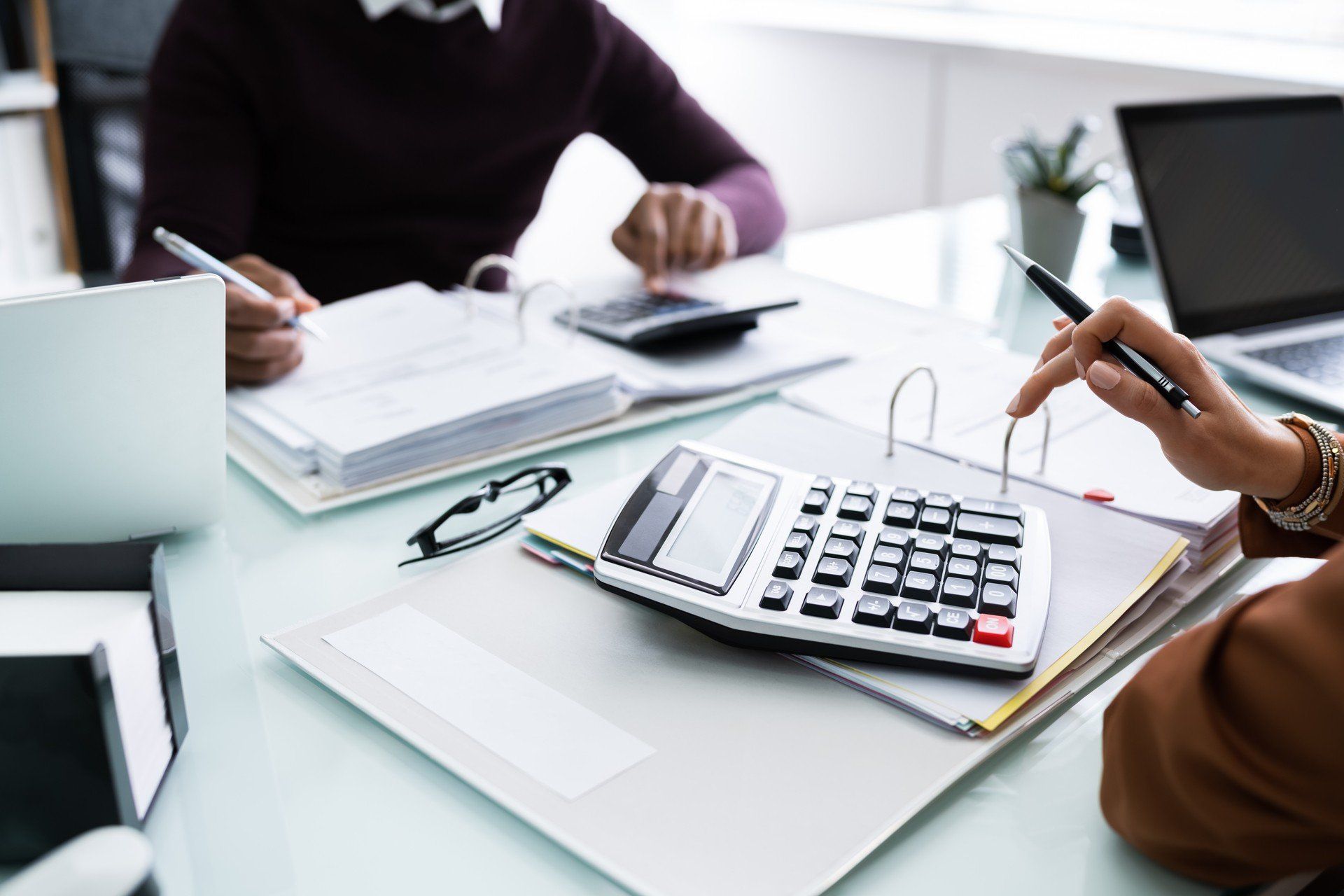 Personas que trabajan