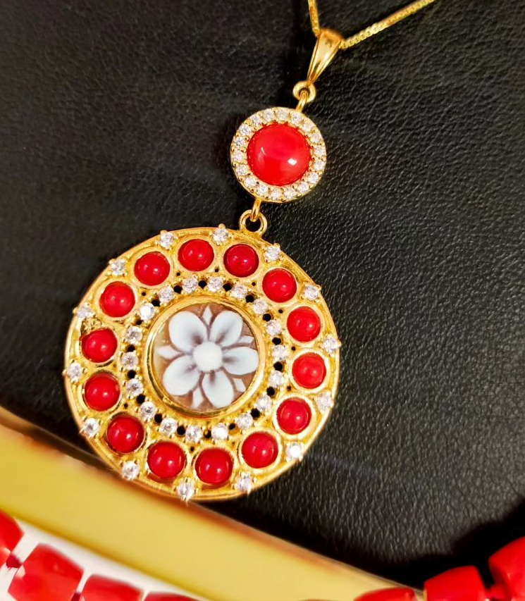 ciondolo argento rodiato oro e corallo