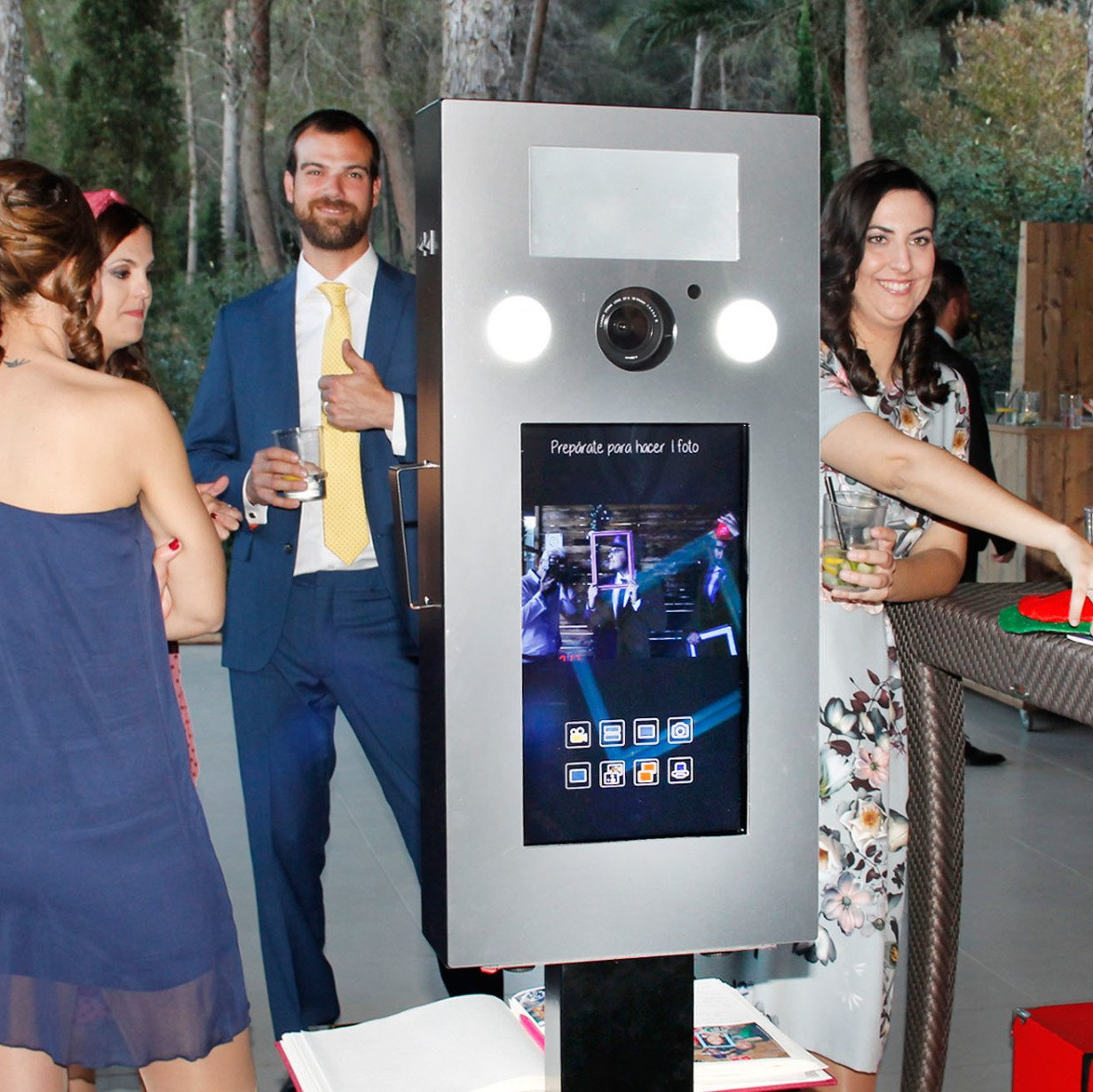 Comprar un fotomatón para alquilarlo en bodas y eventos