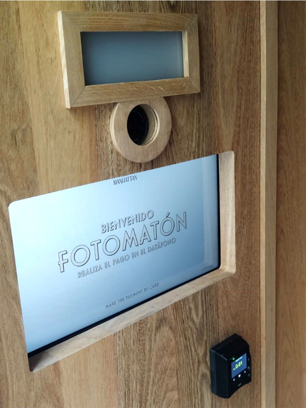 Detalles de embellecedores en Cabina de fotos Voltereta Manhattan