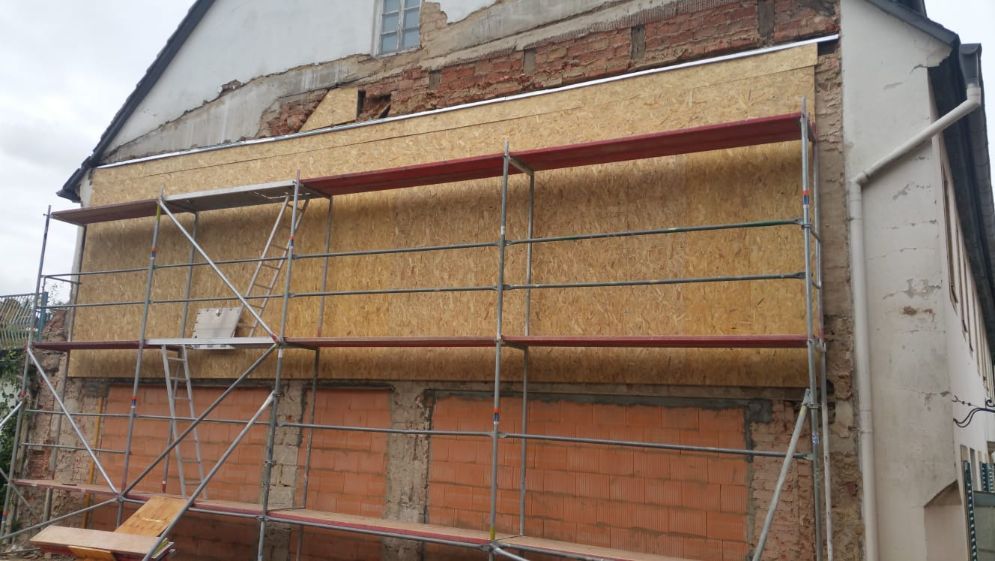 Bausicherung einer Giebel Fläche in Hohenstein