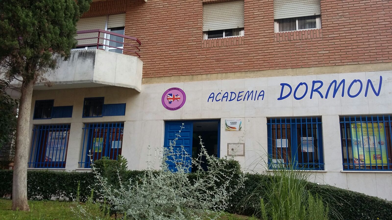 Entrada de Academia Dormon