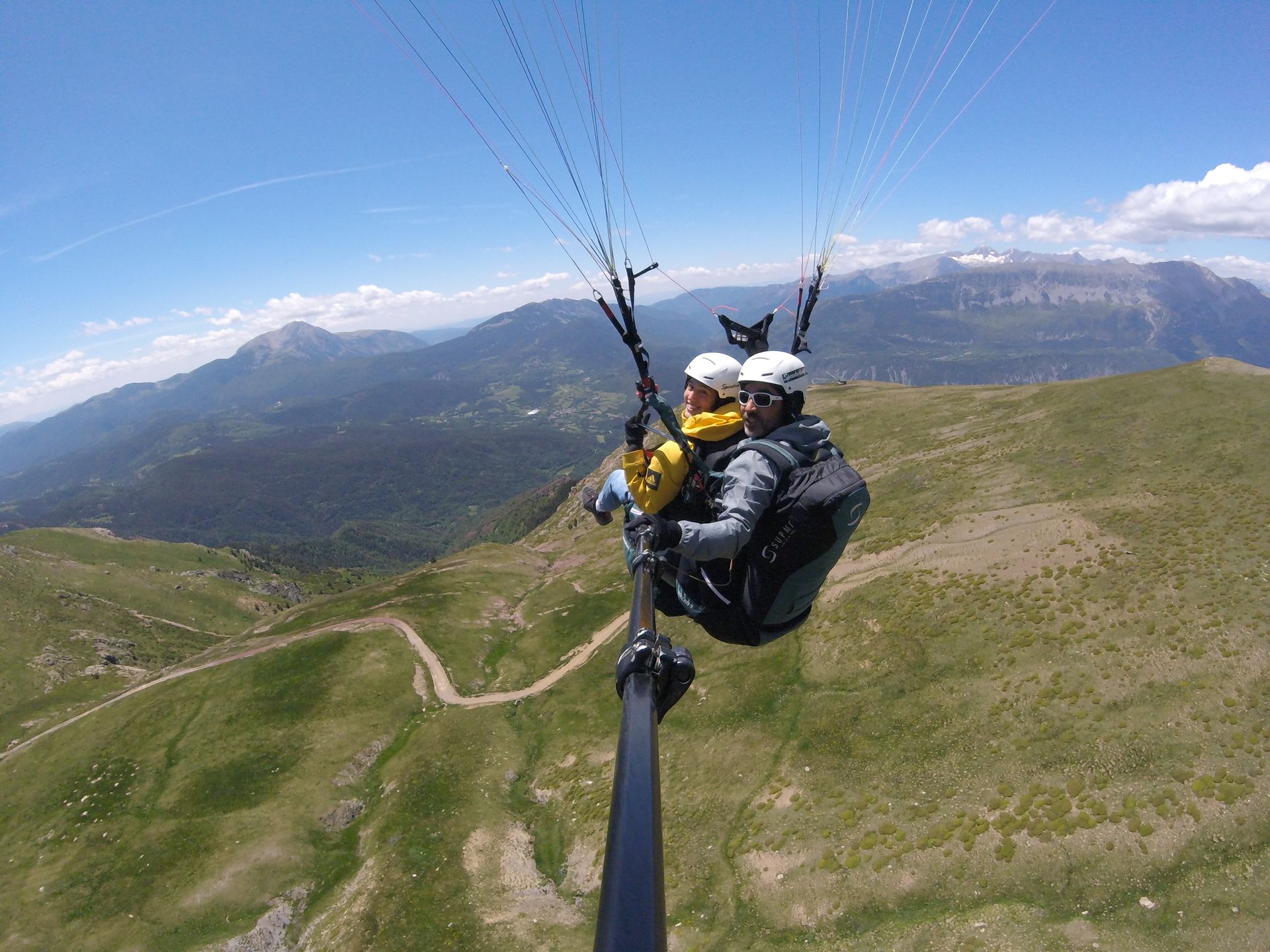 durante un vuelo, con vistas al pico Turbón