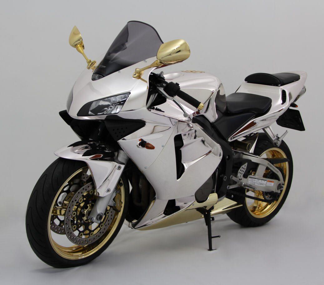 Custom Motorrad mit Chromoptik und Premium Finish