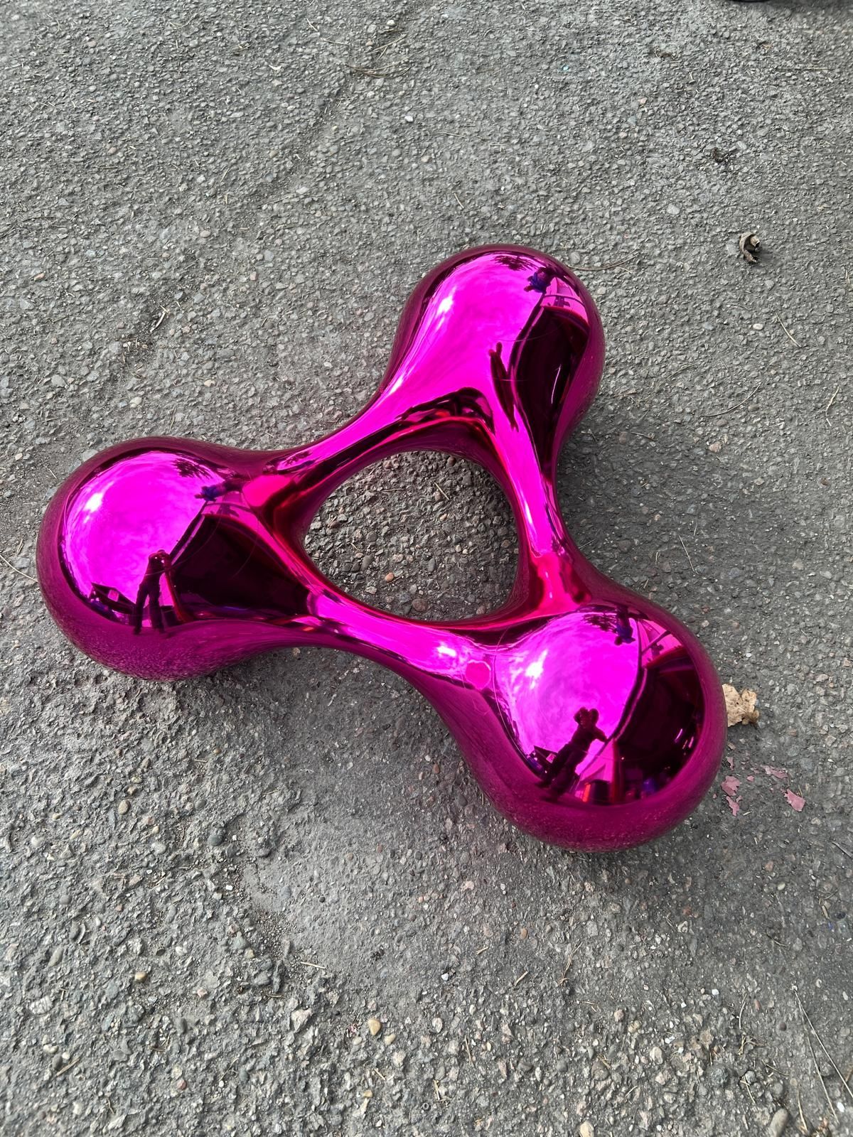 Pink Metallic Kunstobjekt mit hochglänzendem Finish