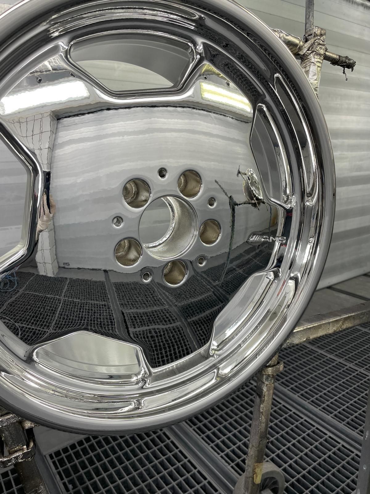 Verchromte Motorradfelge mit Premium Finish