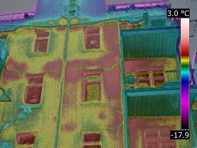 313: Risse in der Fassade