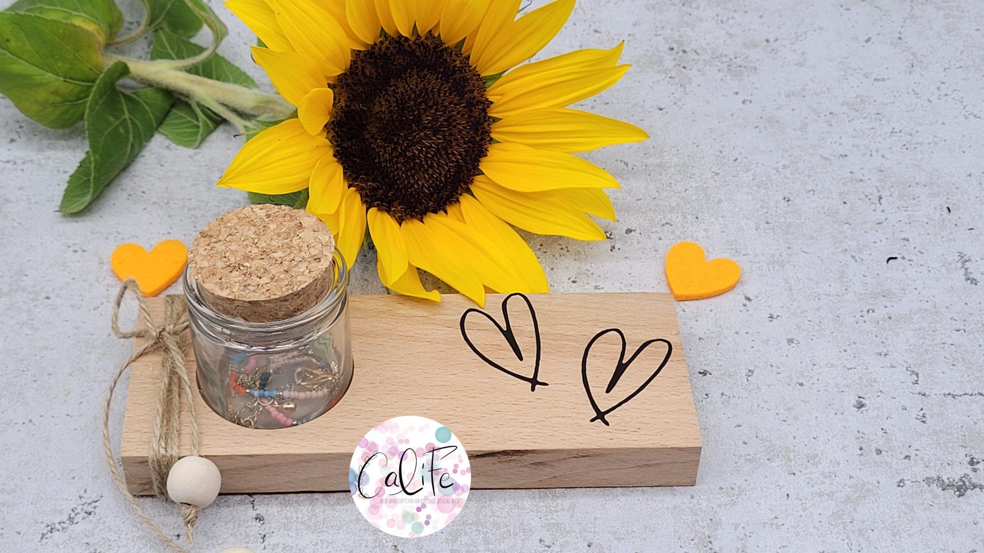 Brettchen | mit kleiner Glasvase