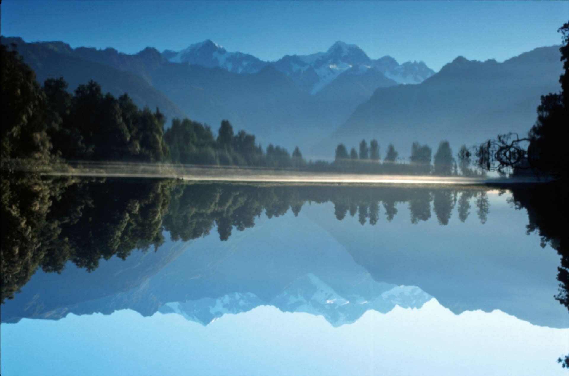 Morgennebel am Lake Matheson, Südinsel NZ