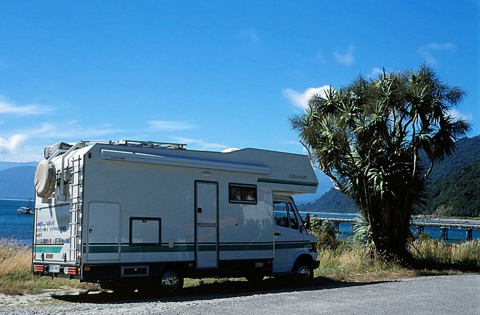 Jackson Bay, Südinsel Neuseeland - Die vielen Außenstauklappen fanden wir sehr praktisch. Jackson Bay, Südinsel Neuseeland - Die vielen Außenstauklappen fanden wir sehr praktisch.