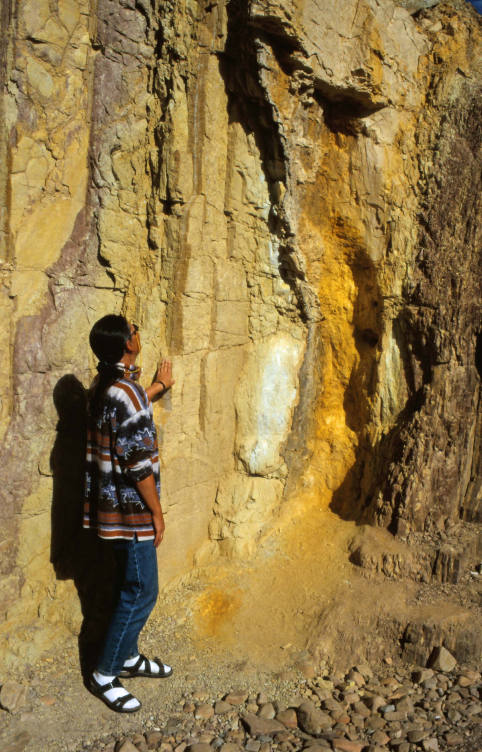 Hier wurde der Ocker für die Körperbemalung abgebaut