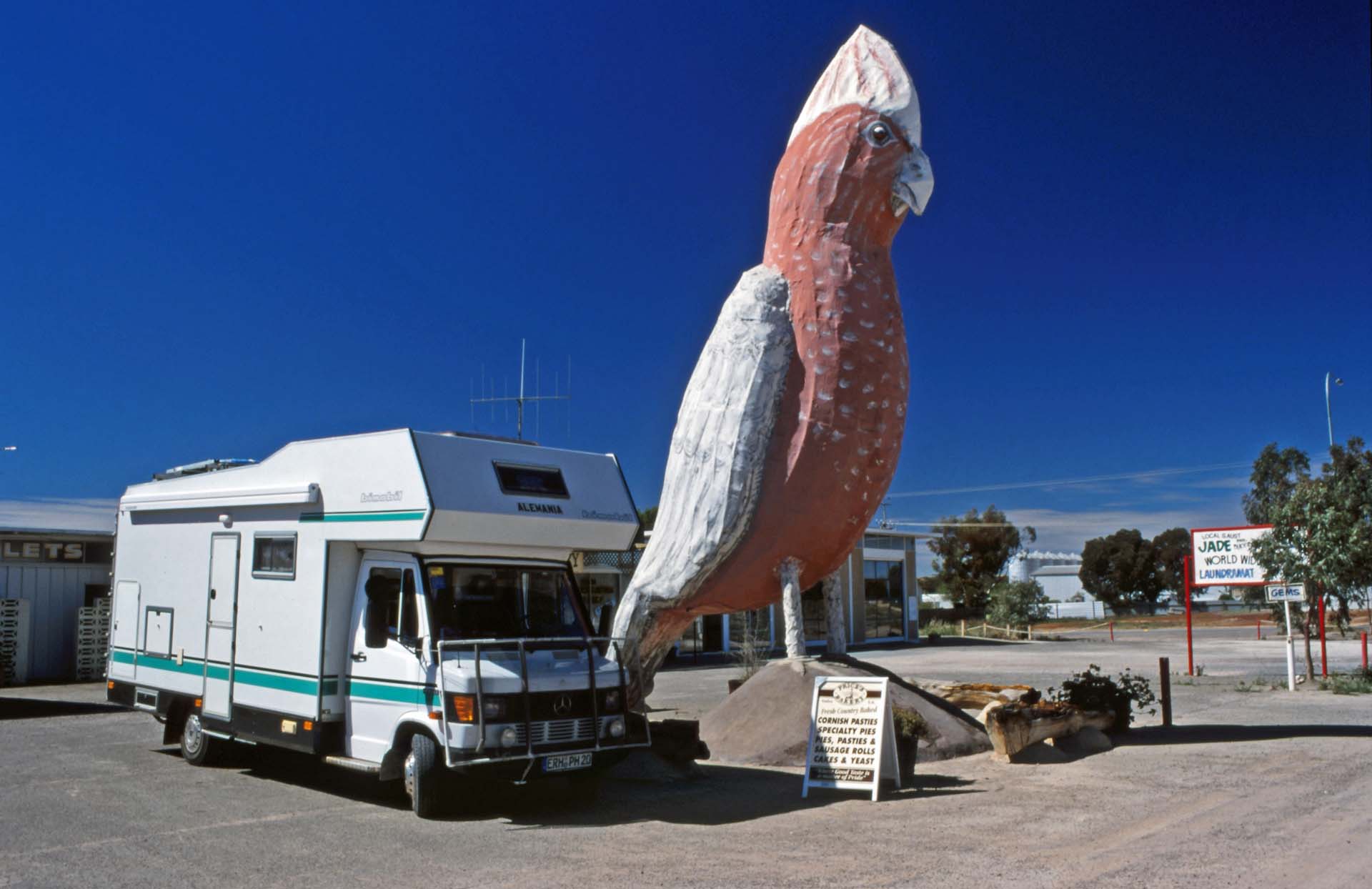 Südaustralien - Wo landschaftliche Höhepunkte fehlen, machen die Aussies ihre Attraktionen selbst