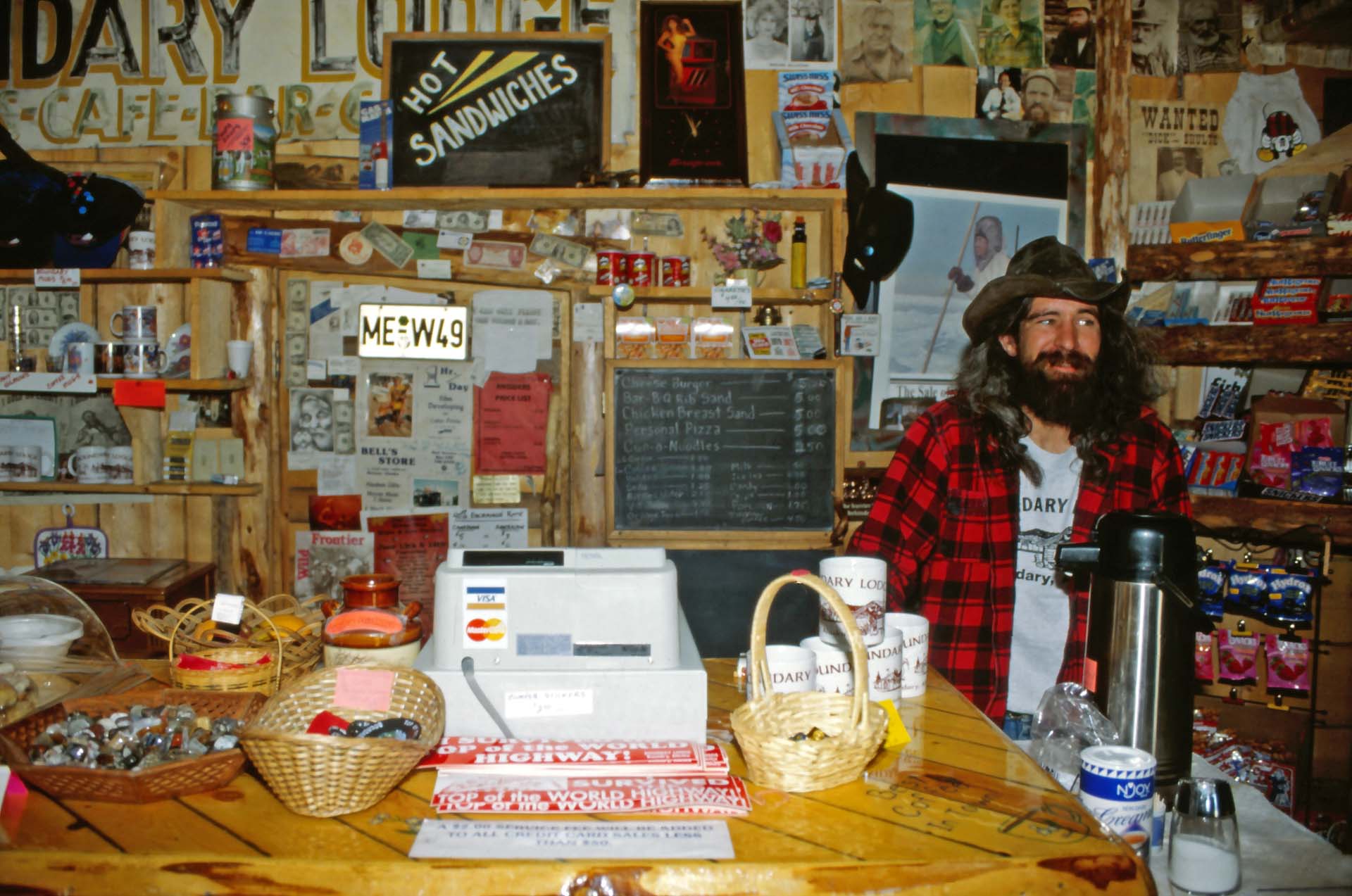 Urige Minerkneipe am Taylor Highway, Alaska