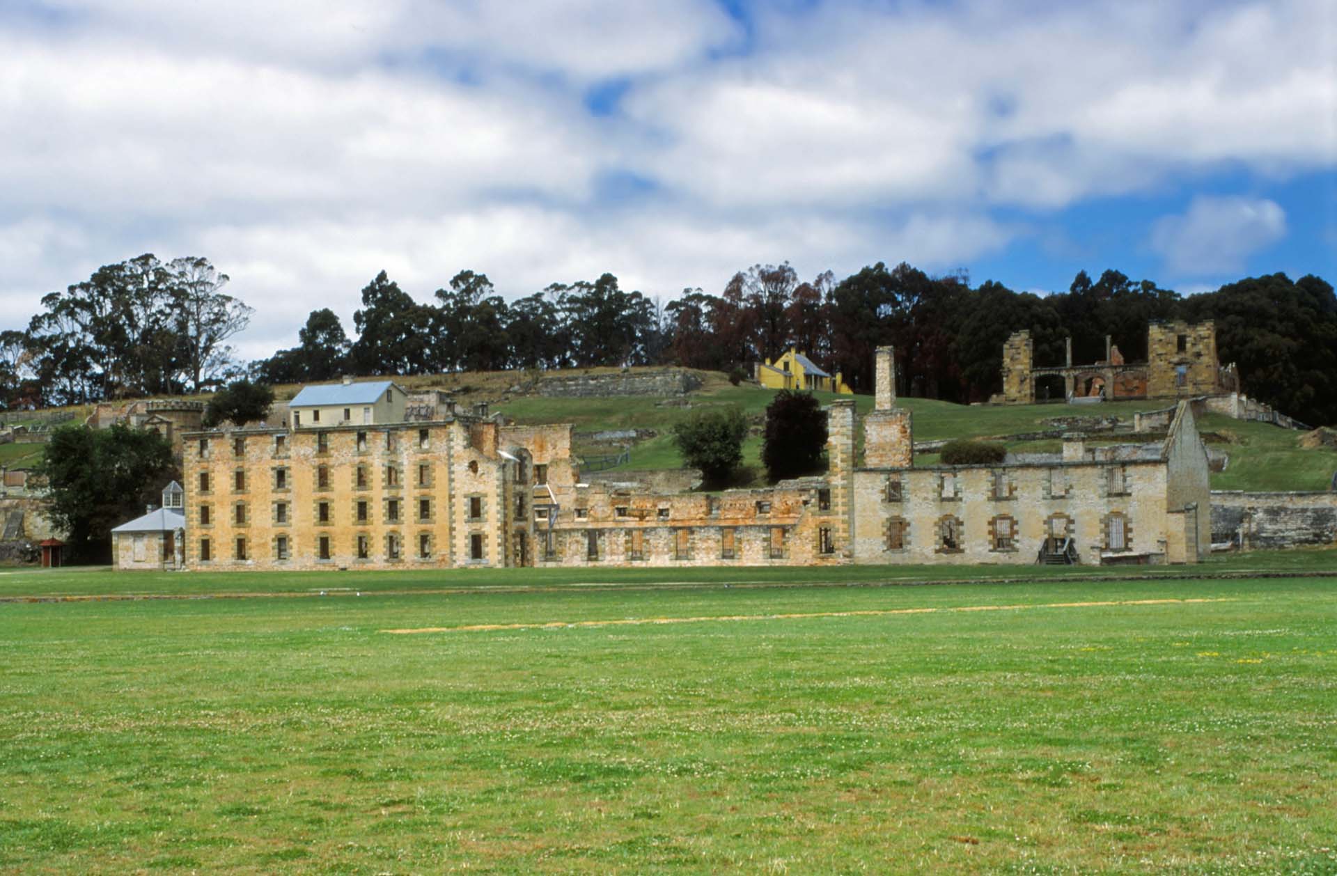 Die Gefängnisruinen von Port Arthur, Tas., dem einstigen Tor zur Hölle