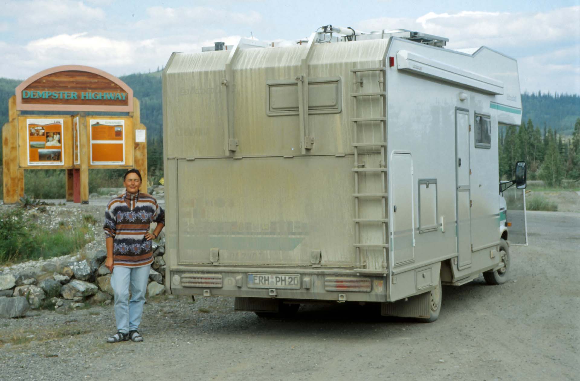 Die Rückkehr vom Dempster Highway - Nach rund 1500 Schotterkilometern ist eine Großreinigung angesagt.