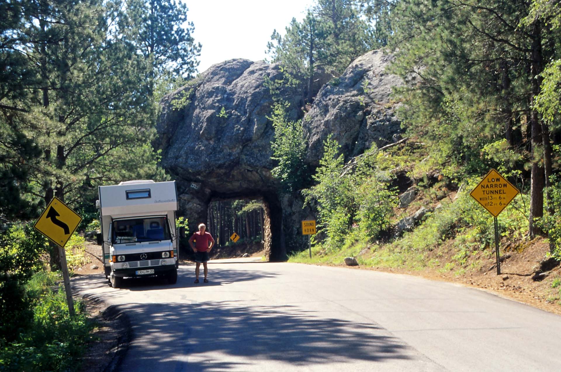 South Dakota - In den Black Hills - Wir haben knapp durch den engen Tunnel gepasst.