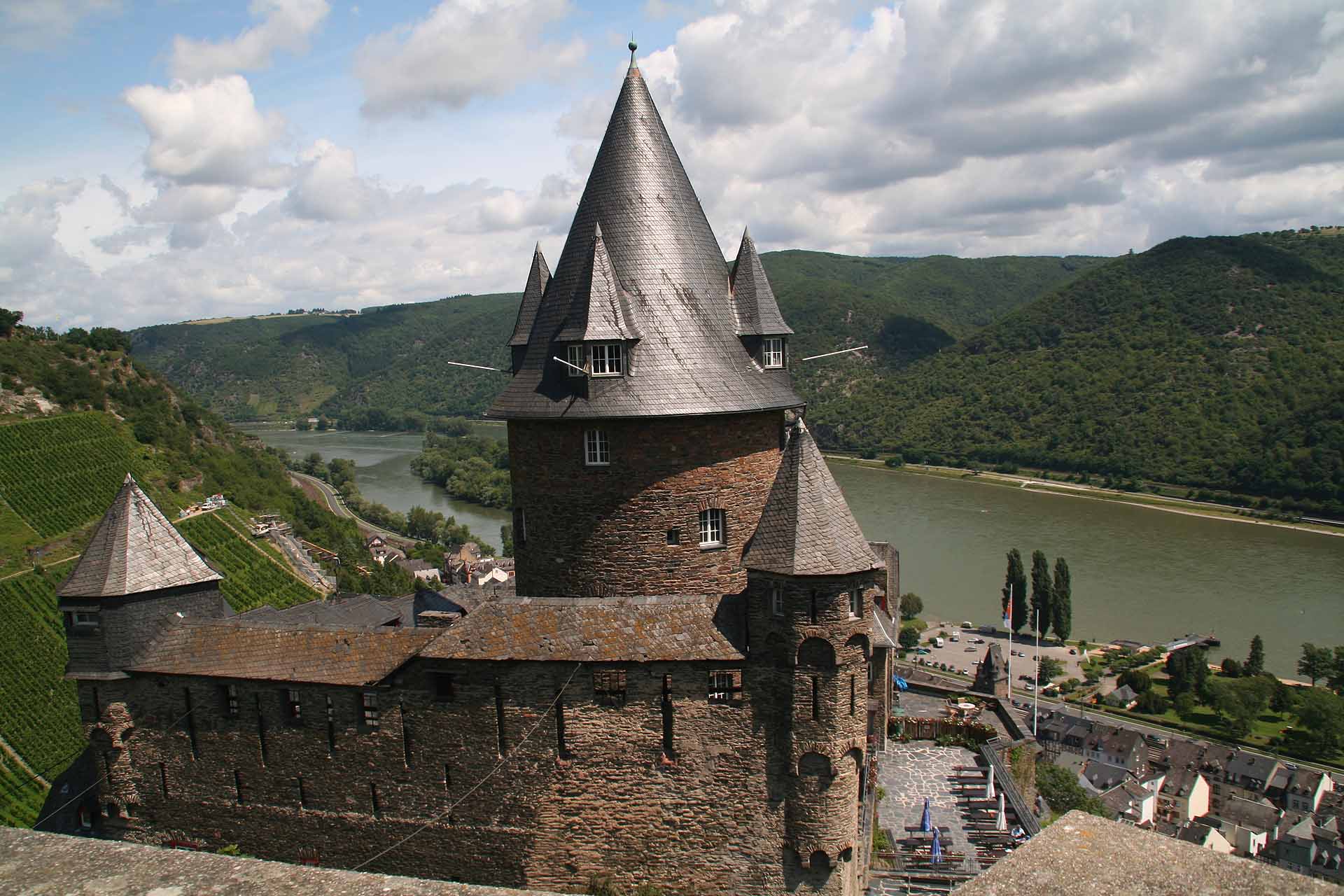Burg Stahleck hoch über dem Rhein