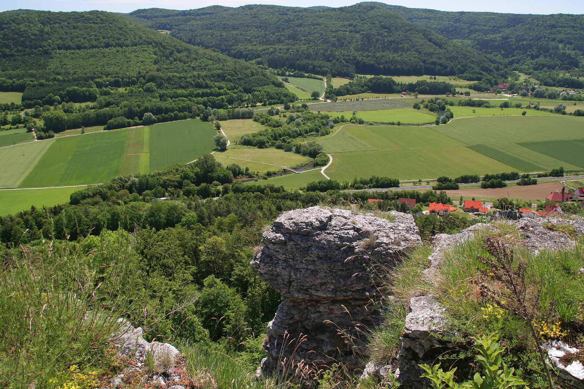 Blick vom Hummerstein übers Wiesenttal