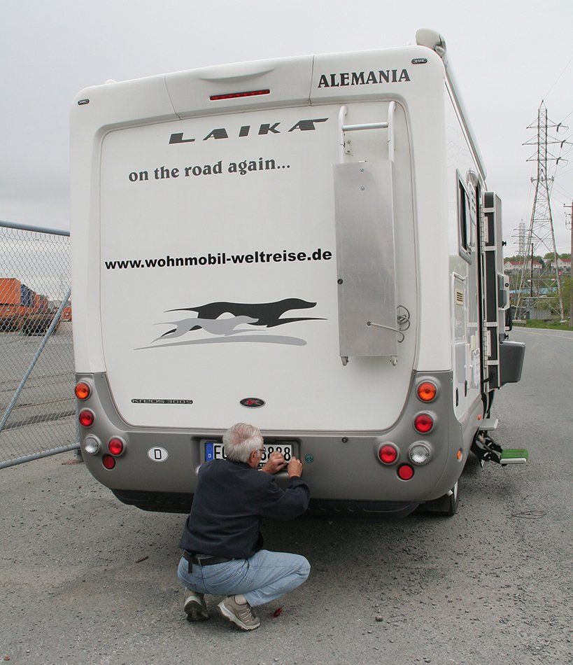 Die Kennzeichen hatten wir vor der Verschiffung vorsorglich abmontiert Wohnmobilverschiffung nach Halifax