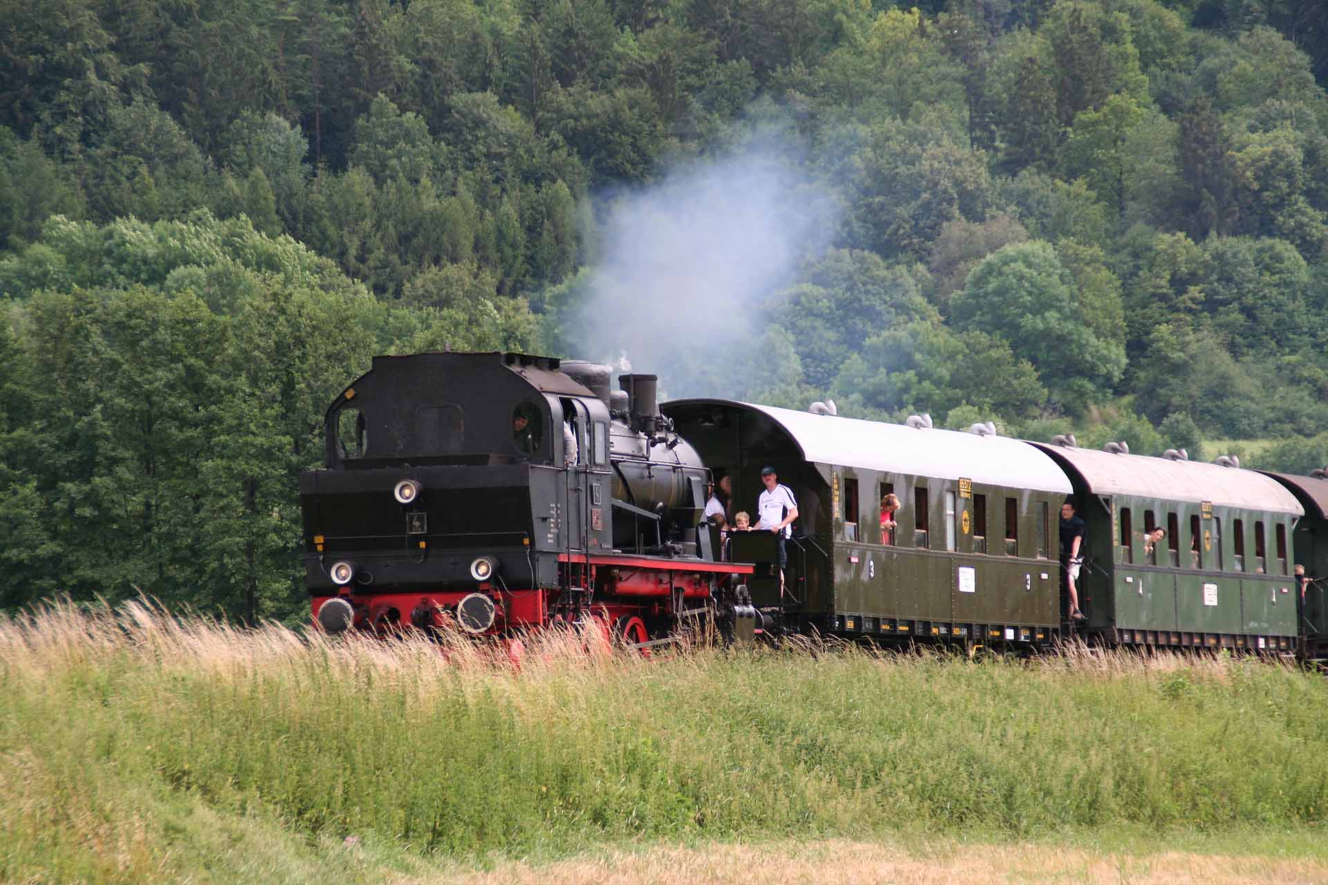 Die Museumsbahn dampft Sonntags durchs Wiesenttal
