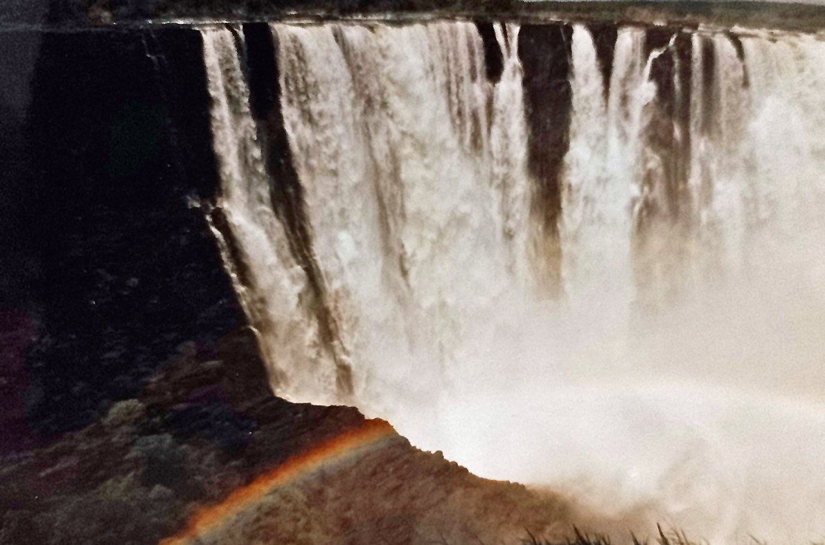 Mosi-oa-Tunya - Die Victoria Falls in Zimbabwe