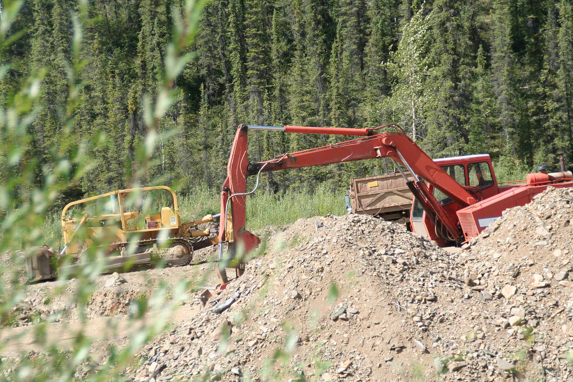 Taylor Highway, Alaska -  Noch heute wird nach Gold gegraben