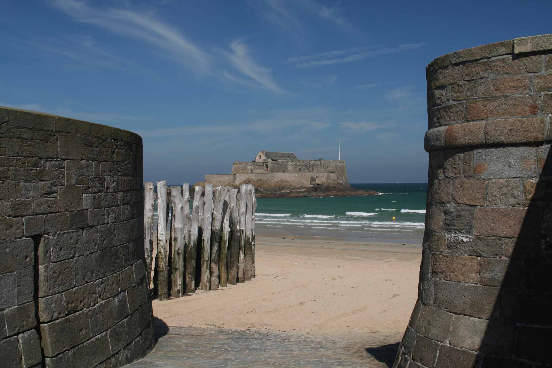 Saint Malo in der Bratagne, Blick auf das Fort National