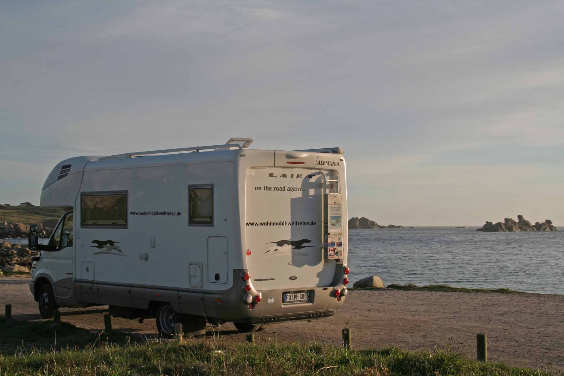 Stimmungsvoller Übernachtungsplatz am Hafen von Porspoder