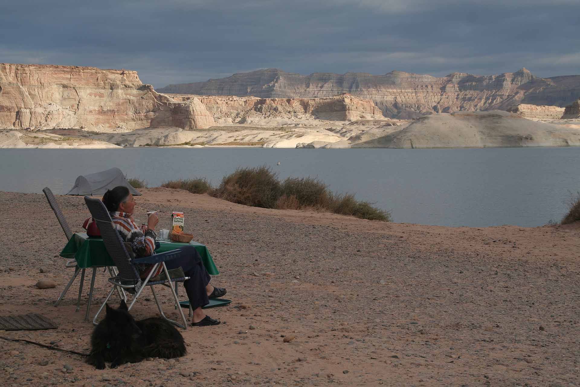 Morgenstimmung am Lone Rock Campground, Lake Powell, Utah