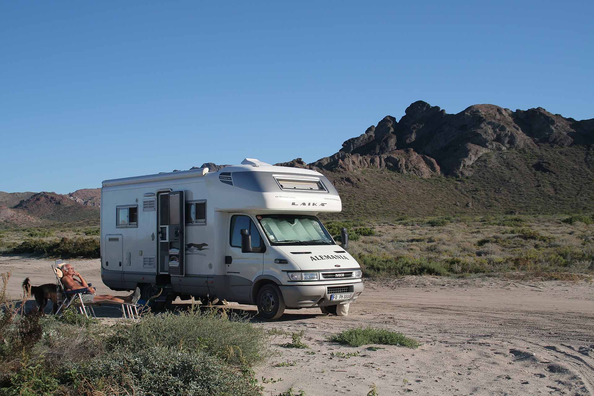 Baja California, Mexiko - Camping am Playa el Tecolote - Das Meer ist gleich hinter der Düne