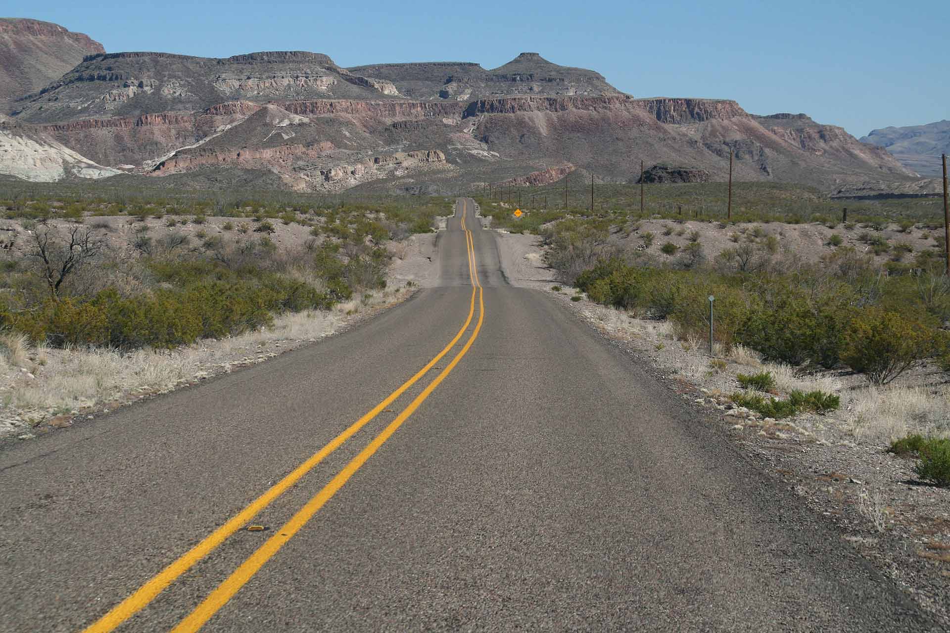 West Texas - Der Highway durch den Big Bend Ranch Statepark.
