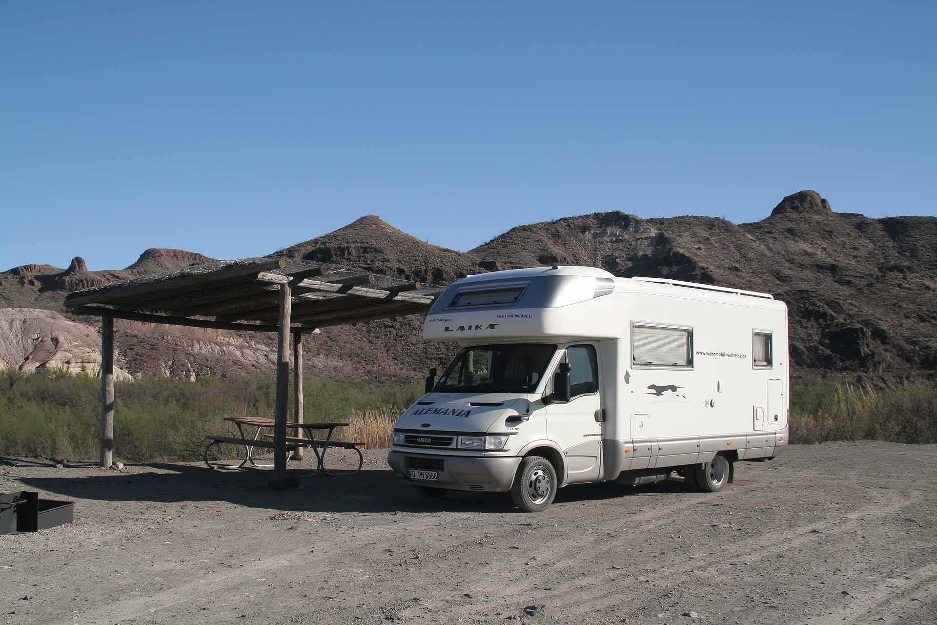 West Texas - Kleine Campingstelle Im Big Bend Ranch Statepark.