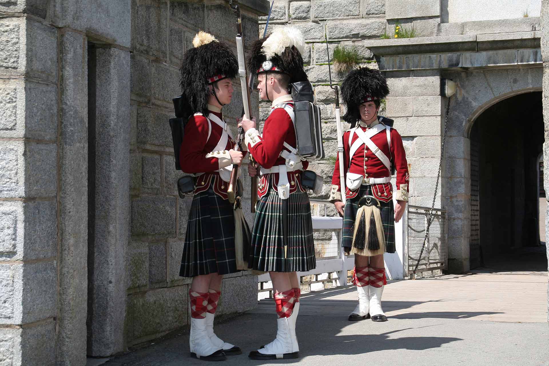 Halifax, Nova Scotia - Sonntags wird in der Zitadelle mit viel Tamtam eine Wachablösung zelebriert.