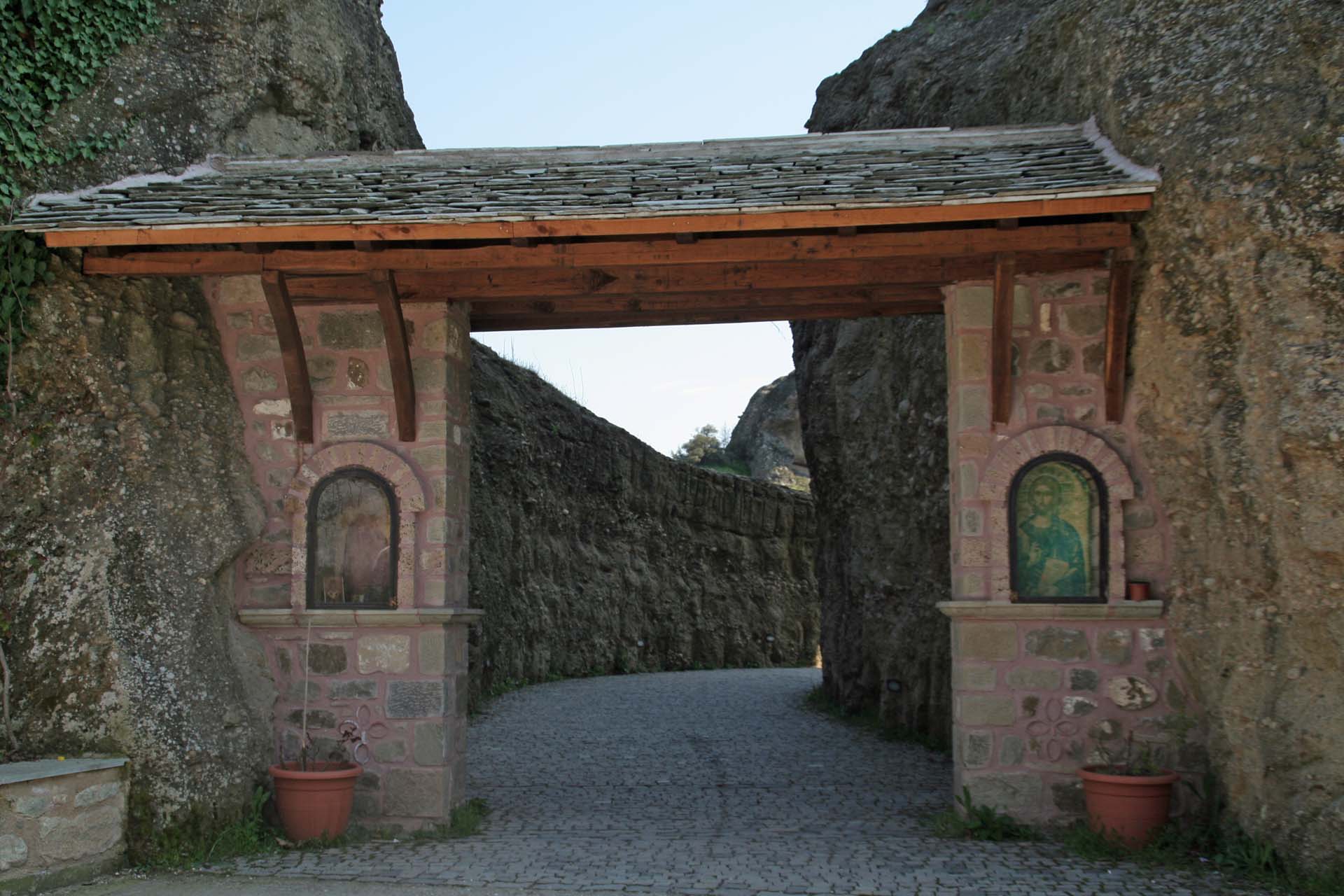 Die Meteora Klöster - Klostereingang. Besichtigung nur in