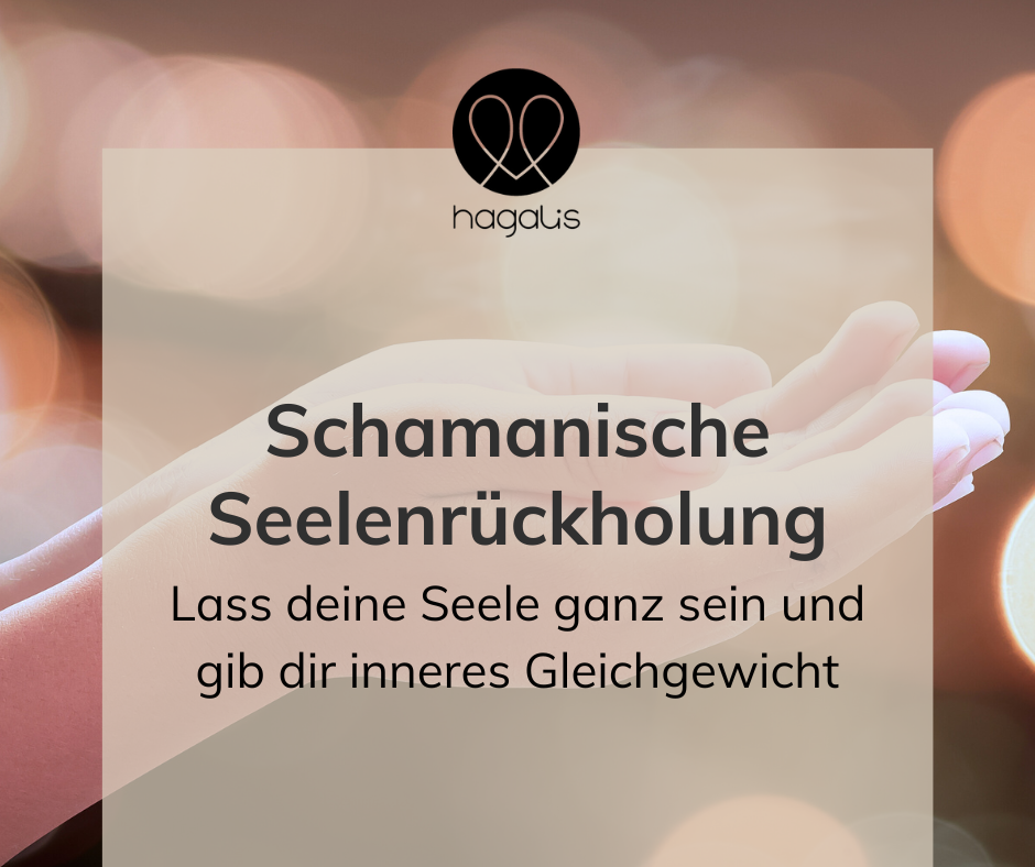 Hände die ein Licht halten und der Text: Schamanische Seeelenrückholung
