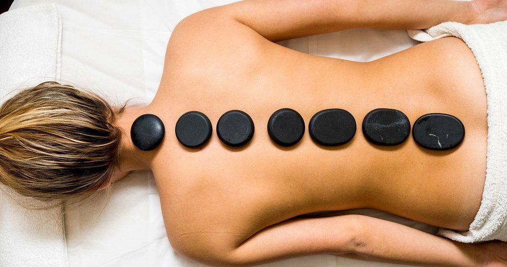 Massage aux Pierres Chaudes